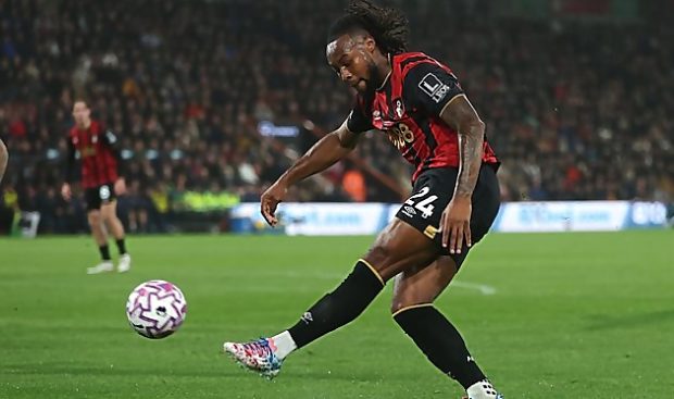 “Борнмут” приховує деталі контракту Семеньйо: чому “Ліверпуль” вже на полюванні за вінгером