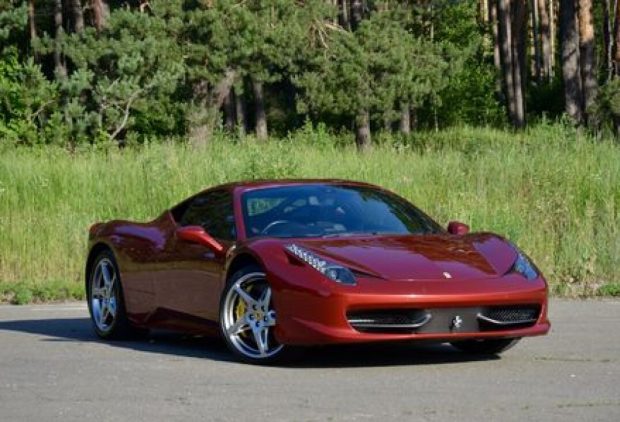 Топ-5 найрозкішніших автомобілів, які ганяють футбольні зірки світу – мільйони на колесах